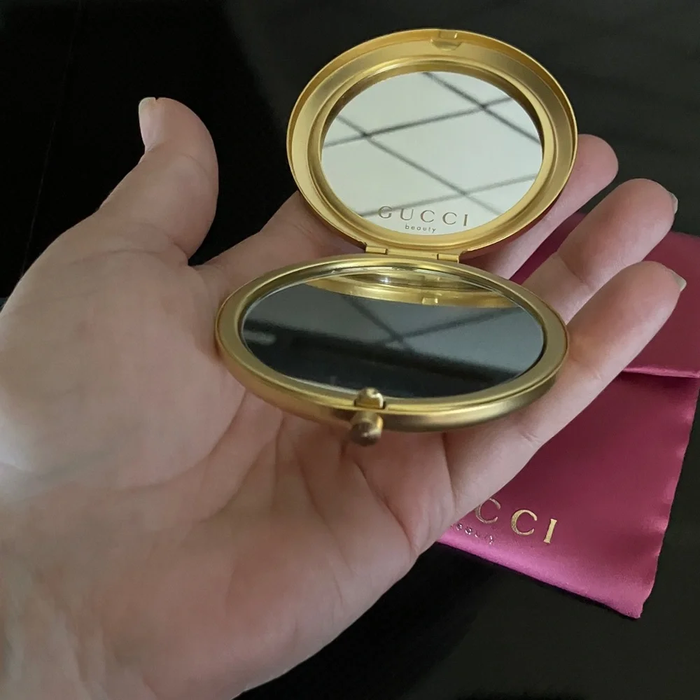 Gucci Beauty Floral Gold Compact Mirror - Picture 5 of 7